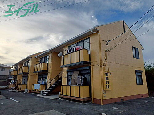三重県四日市市大字東阿倉川 賃貸アパート