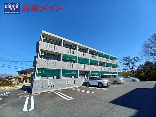 ラフィネ大安Ａ棟 3階建