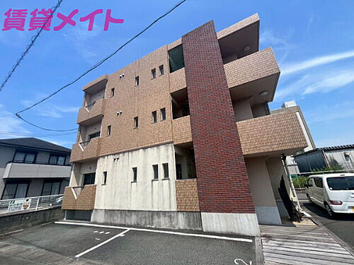 三重県松阪市大口町 3階建