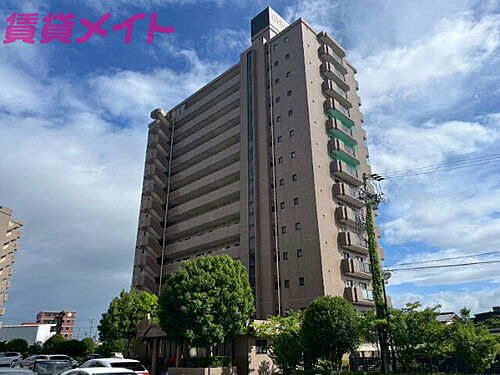 三重県松阪市末広町２丁目 14階建