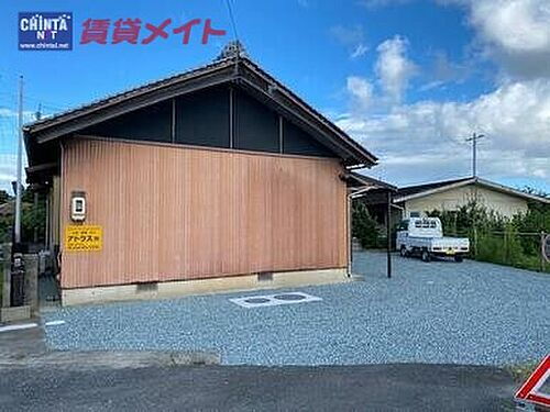 三重県伊勢市村松町 平屋建て 築42年6ヶ月