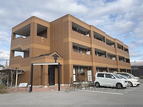 滋賀県彦根市高宮町 3階建 築19年7ヶ月