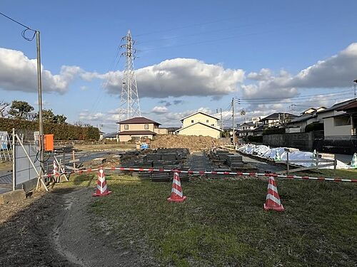 福岡県糟屋郡新宮町湊坂３丁目 3階建