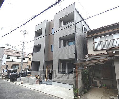 京都府京都市右京区花園寺ノ内町 3階建 