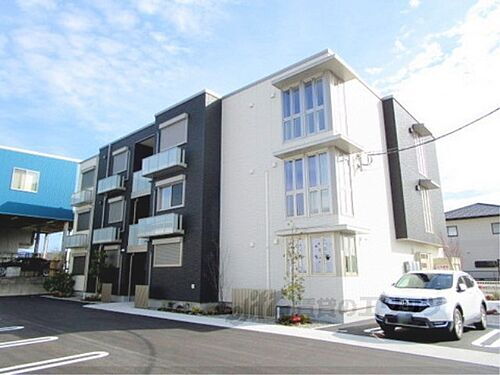 滋賀県長浜市口分田町 3階建 築1年10ヶ月