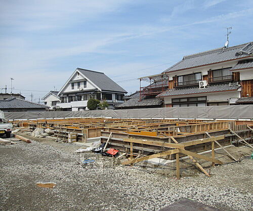 京都府木津川市山城町平尾 2階建