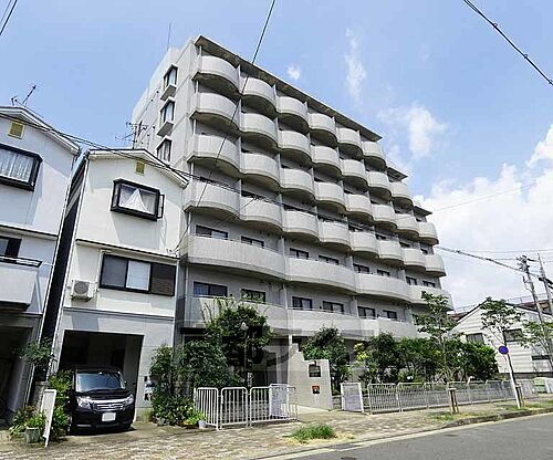 パラドール伏見 7階建