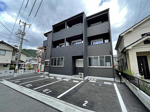 広島県広島市安佐南区祇園６丁目 地上3階地下1階建 築1年4ヶ月