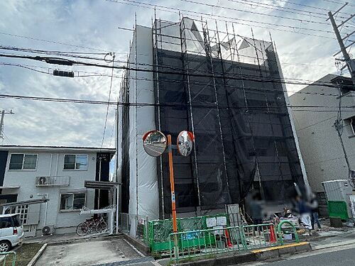 大阪府茨木市春日１丁目  4階建