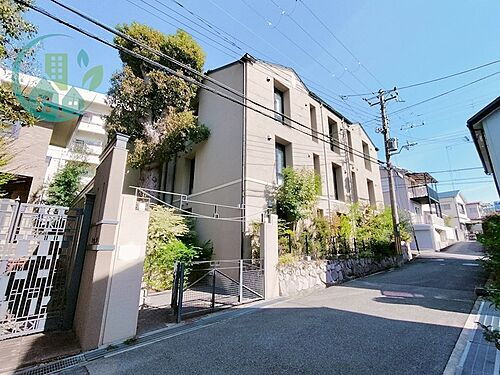 兵庫県神戸市東灘区住吉山手２丁目 築11年11ヶ月 3階建