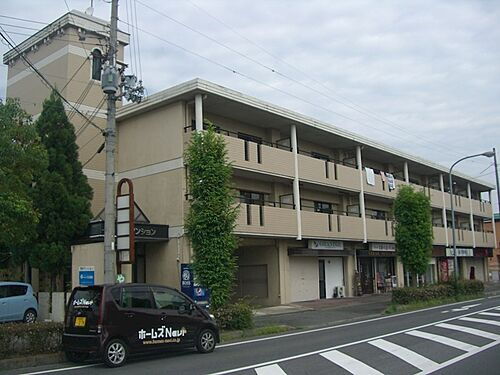 滋賀県野洲市西河原 3階建