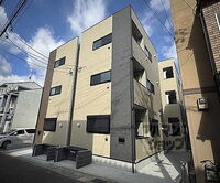 京都府京都市右京区太秦乾町 3階建