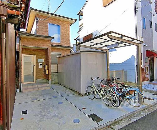 京都府京都市東山区白川筋三条下る梅宮町 2階建 築10年6ヶ月