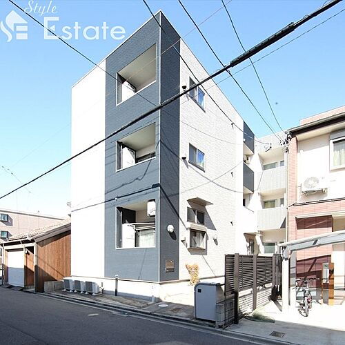 愛知県名古屋市北区上飯田南町５丁目 築11年1ヶ月 3階建