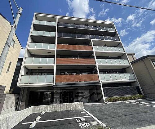 京都府京都市南区吉祥院定成町  6階建