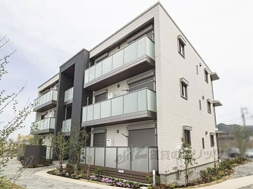 滋賀県野洲市小篠原 築7年9ヶ月 3階建