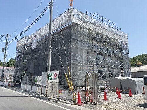 滋賀県彦根市古沢町 3階建 