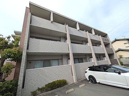 兵庫県姫路市北八代１丁目 3階建