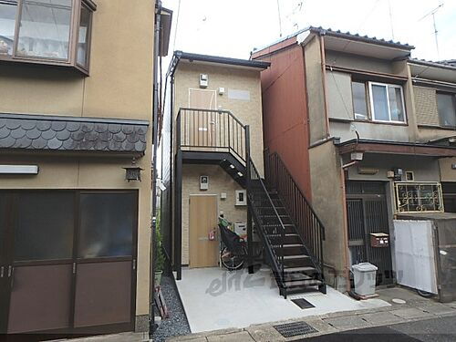 京都府京都市右京区嵯峨野清水町 築10年1ヶ月 2階建