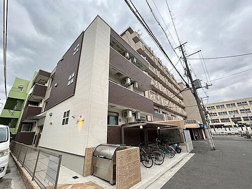 大阪府堺市北区中長尾町４丁 3階建