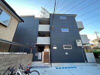 大阪府松原市東新町5丁目 3階建 築2年4ヶ月
