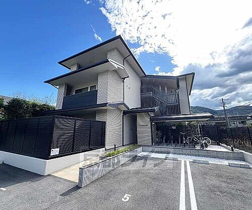 京都府京都市右京区嵯峨天龍寺造路町 賃貸アパート