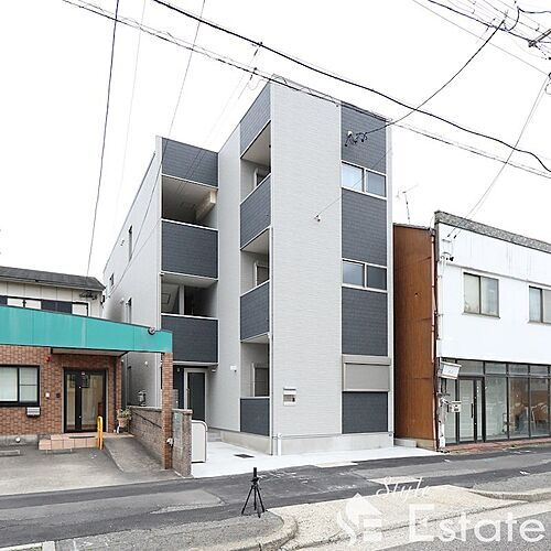 愛知県名古屋市港区辰巳町 3階建 