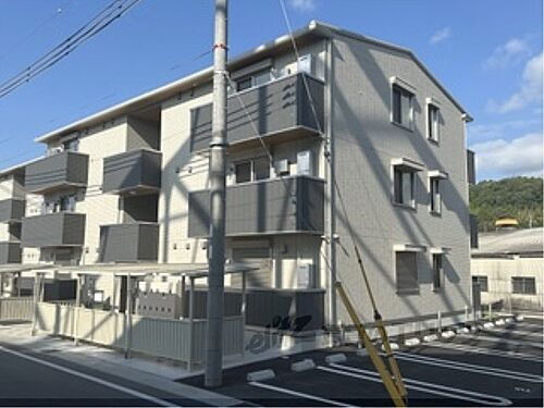 滋賀県彦根市古沢町 3階建 築1年4ヶ月