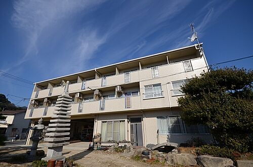 広島県広島市西区己斐中１丁目 3階建