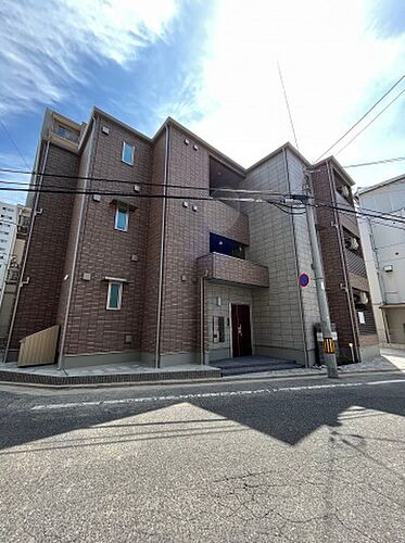 広島県広島市中区広瀬北町 3階建