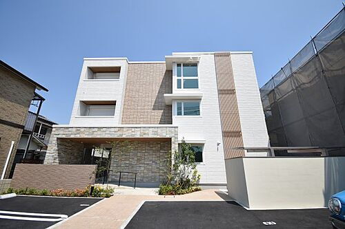 大阪府堺市西区鳳西町１丁 3階建 築6年2ヶ月