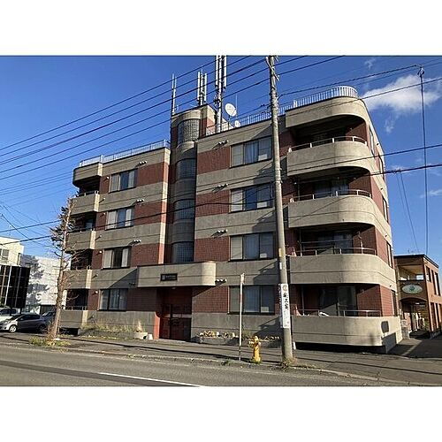 北海道札幌市南区南三十八条西１０丁目 地上4階地下1階建