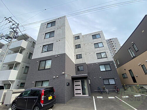 北海道札幌市中央区南十四条西１４丁目 5階建 築3年8ヶ月