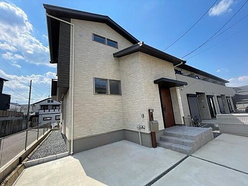 京都府京都市伏見区深草大亀谷六躰町 築2年2ヶ月 2階建