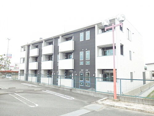 滋賀県栗東市小柿２丁目 築9年7ヶ月 3階建