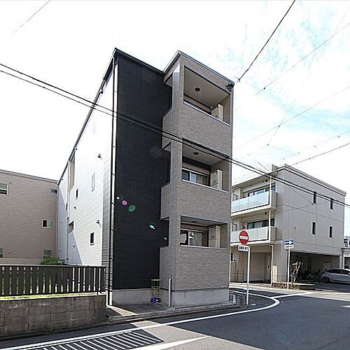 愛知県名古屋市西区天塚町２丁目 3階建