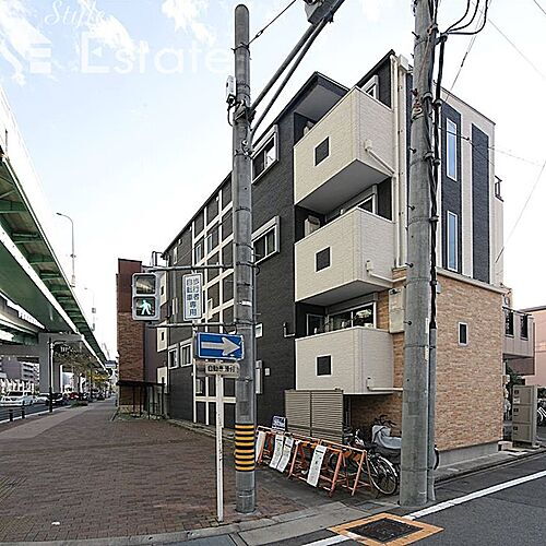 愛知県名古屋市西区笠取町３丁目 3階建 築8年10ヶ月