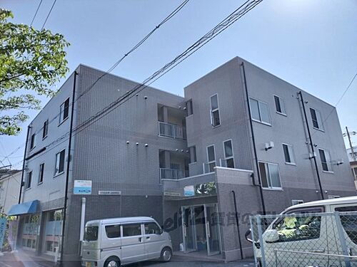 奈良県生駒市壱分町 3階建 築30年9ヶ月