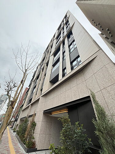 東京都港区南麻布５丁目 10階建 築1年未満