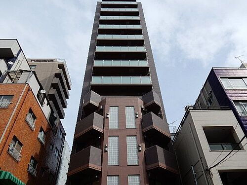 東京都千代田区神田猿楽町１丁目 13階建