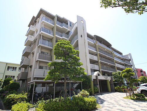 ＵＲアーベインルネス香椎 6階建