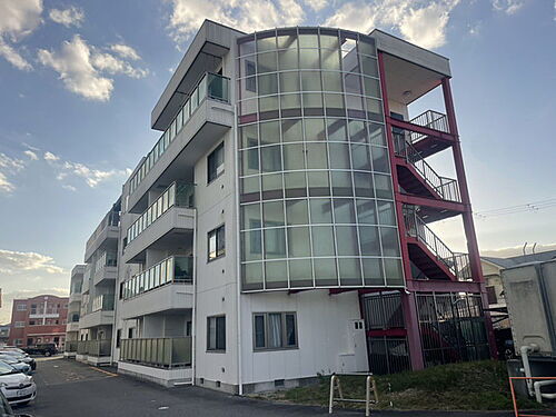 兵庫県三木市加佐１丁目 賃貸マンション