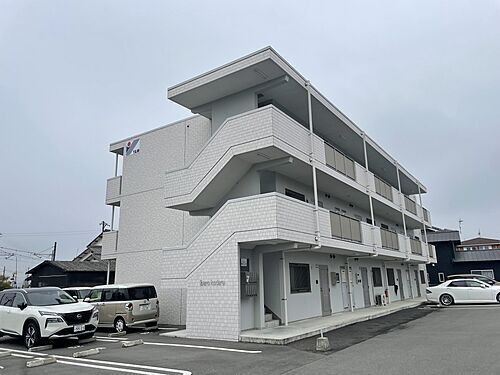 兵庫県姫路市香寺町野田 3階建