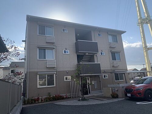 兵庫県姫路市飾磨区阿成渡場 3階建