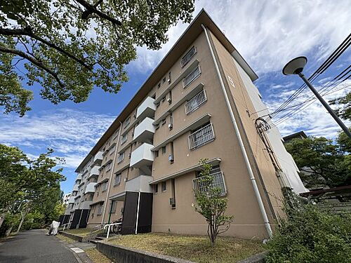 兵庫県三木市志染町西自由が丘２丁目 賃貸マンション