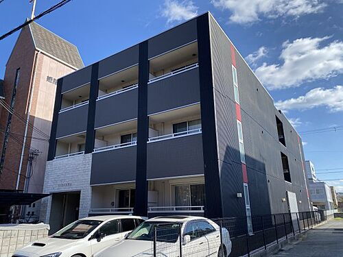 兵庫県姫路市三左衛門堀東の町 3階建