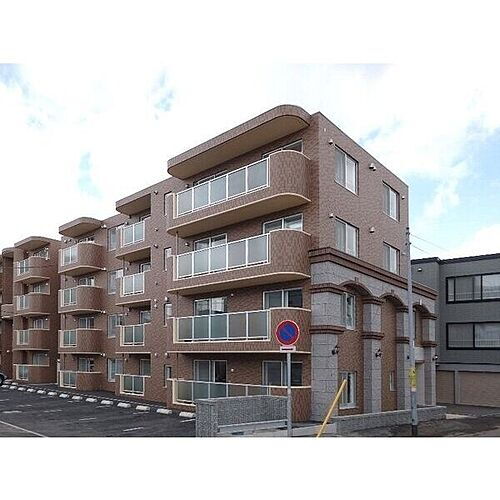北海道札幌市豊平区平岸一条９丁目 4階建 築17年3ヶ月