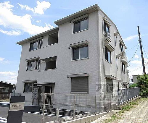 滋賀県大津市滋賀里１丁目 3階建