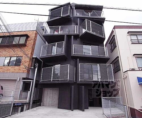 京都府京都市伏見区深草キトロ町 築6年8ヶ月 5階建