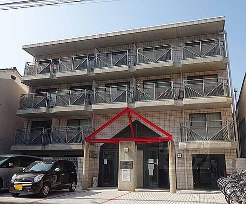 京都府京都市東山区本町１７丁目 築37年7ヶ月 4階建